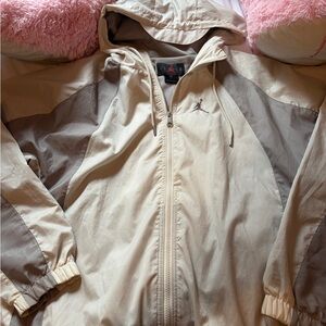 Nike Size M  Air Jordan Men's
JUMPMAN Dual-Layer Water
Repellent Woven Jacket